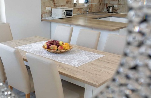 Pinezici Villa | A lovely holiday house close to the beach in Krk