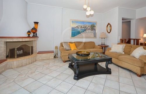 Porto Heli Apartment | A modern apartment with incredible views to the port of Porto Heli