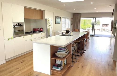 Havelock North House | A modern Havelock North home with pool, spa and great indoor /outdoor living!