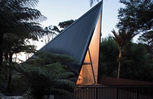 Ostend House | A NZ architects holiday home