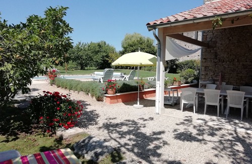 Uchizy House | A paradise in the middle of the Burgundy vineyards
