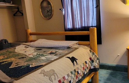 Beaver County House | A Peaceful Getaway cabin!