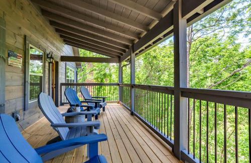 Sevierville House | A Peak Of Heaven Cabin by Staycating