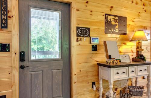 Sevierville House | A Peak Of Heaven Cabin by Staycating