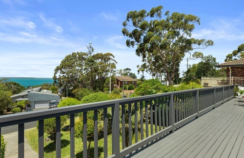 Vincentia House | A Pets Paradise by Experience Jervis Bay