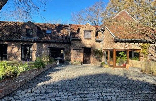 Ottenburg Villa | A place to get away from it all, surrounded by greenery.