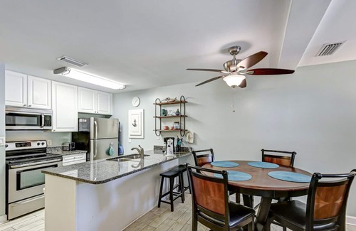 Jekyll Island Condo | A Poolside Paradise - Villa 340