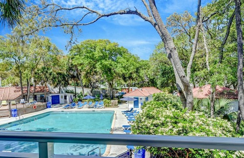 Jekyll Island Condo | A Poolside Paradise - Villa 340
