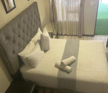 Nelspruit House | A Pousada Guesthouse