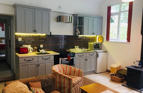 Lostwithiel Cottage | A pretty cottage all on the ground floor pet friendly