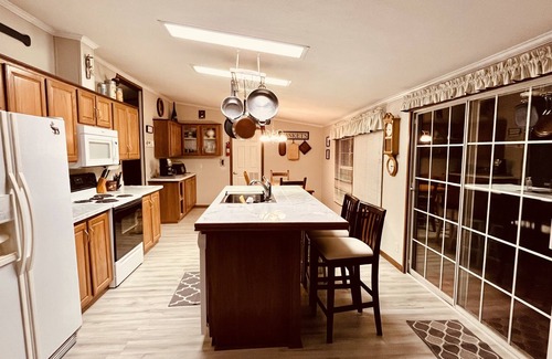 Maynardville House | A quiet hideaway close to Norris Lake just a half mile to Hickory Star Marina.