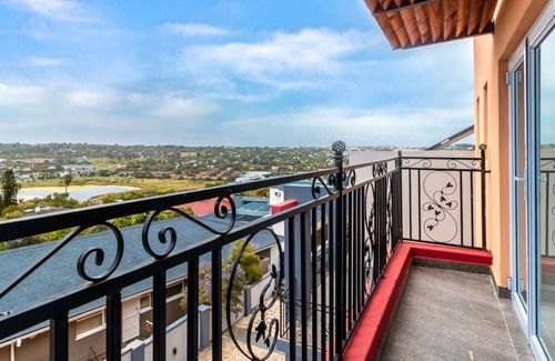 Eikenbosch House | A Rare Minimalist concept in a Quiet Location with Heavenly's view