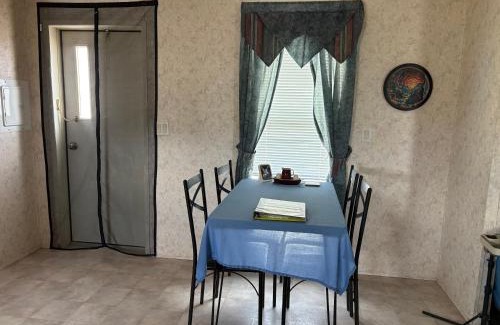 Mojave Desert House | A rest after a day in the Death Valley desert