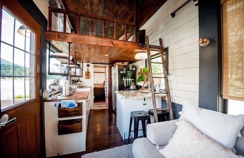 Packwood House | a riverfront retreat nestles on the Cowlitz River