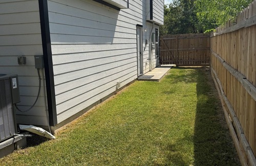 Northside House | A room in a 3-bed charming house with AC in vibrant Houston