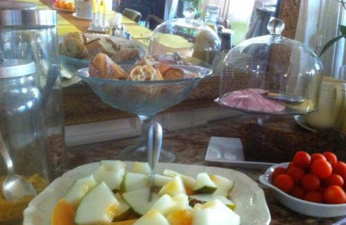 Saint-Vincent-de-Paul Bed & Breakfast | A Room In Paris