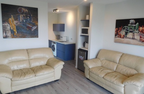 Dyerville Apartment | A rural delight close to town shops, cafes, restaurants and wineries