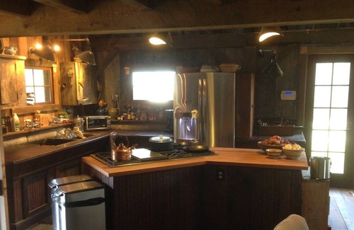 South Londonderry House | A Rustic Barn & Camper - Cassic VT Beauty with a Ralph Lauren touch!