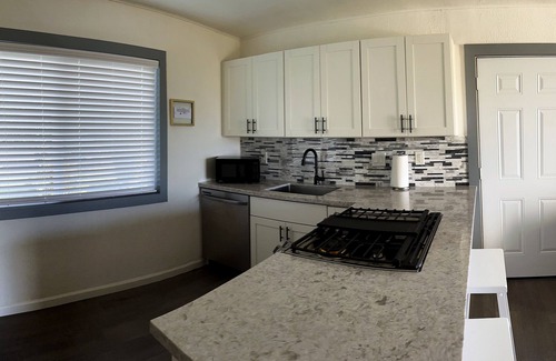 Historic Kailua Village Apartment | A Slice of Paradise in Kona - walk to stores, restaurants and the beach