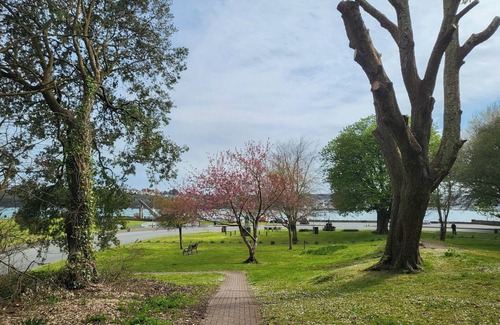Neyland Cottage | A spacious apartment just a short stroll to the marina and with beautiful estuary views.