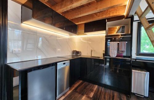 Dunedin City Centre House | A Stone's Throw From Town Tiny Home