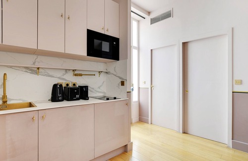 1st Arrondissement Apartment | A Stunning Studio-Loft in Place Vendôme - Louvre