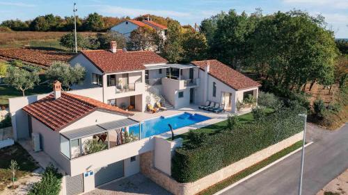Lindar Villa | A stunning villa with a swimming pool in Lindar near Pazin