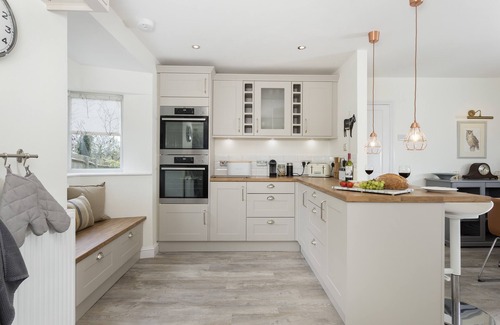 Chipping Norton House | A stylish contemporary home offering spacious accommodation close to Burford.