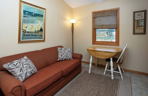 Michigan City Hotel | A Suite Place .5 mi from Beach