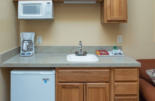Michigan City Hotel | A Suite Place .5 mi from Beach