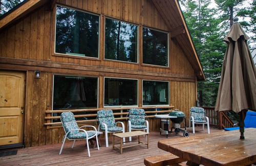 Sunnyside Cabin | A super cabin on Tahoe's West Shore with PRIVATE BEACH RIGHTS. Up against forest