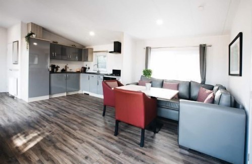 Barmston Cottage | A superior lodge 2 that sleeps 6 guests in 2 bedrooms