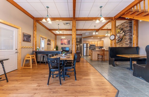 Ely House | A Taste of Ely 4 BR Apartment, with Sauna