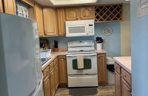 Avon By The Sea Condo | A true Gem in Beautiful Cocoa Beach
