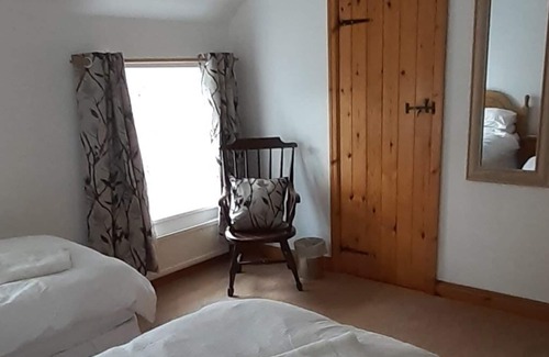 Hartoft Cottage | A two bedroom cottage with ensuite shower rooms