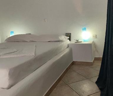 Milos Apartment | A View Home Agkistri