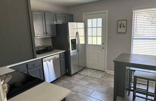 Southaven House | A Walk in Central Park. Tastefully decorated 3 bed 2 bath House in Southaven