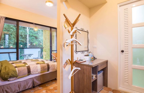 Xitou House | A walk in the mist