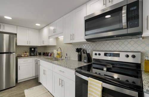 Ocean City House | A Wave From It All - 10 Min from the beach - Renovated - Sleeps 6