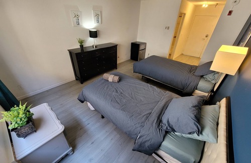 Beverly Hills Hotel | (A12) Lovely Spacious Double Bed Studio