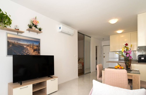 Mejasi Apartment | A2 - modern apt with the terrace & sea view