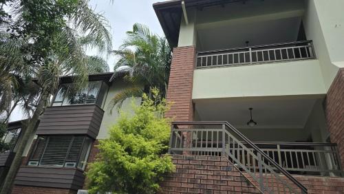 Pennington Villa | A22SelborneGolfEstatePennington