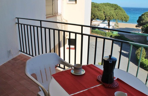 Palamos Apartment | A23ª . STUDIO ON THE BEACH LA FOSCA - SEA VIEW - 2 PERS.