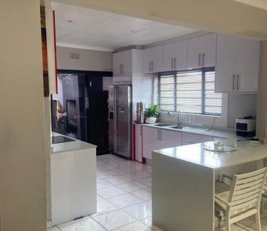 Goodwood Apartment | AA guest house Goodwood