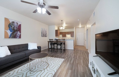 Medical Center District Apartment | AA4 l NEWLY Updated l 4-min to Medical Center l 2BR & 2BA l Monthly rental