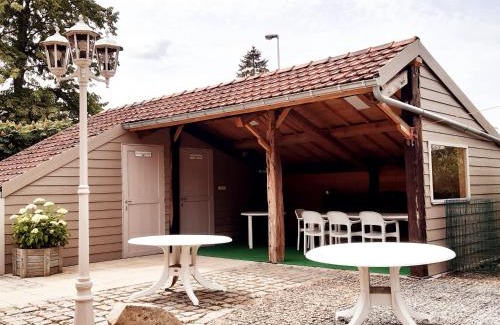 Brustem House | Aan het Singelhof - Mirabelle - 4 sterren - met sunshower en tuin