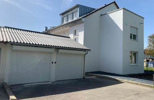 Ehningen Apartment | AB2 Luxuriöse EG-Wohnung mit Gartenblick & Garage - 3 Min zur S-Bahn - Nähe Messe Stuttgart, Daimler & IBM - Ideal für Familien & Geschäftsreisende