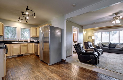 Wasilla House | Abby's Mountain View 3 Bedroom 2 Bathrooms Roomy Cottage