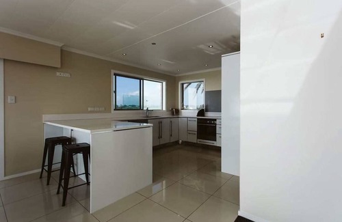 Bell Block Apartment | ABC on Wanaka Bay - beachfront home w. ocean views