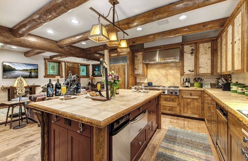 Warm Springs House | Abode at Silvertip | Sweeping Estate with 4 Cabins